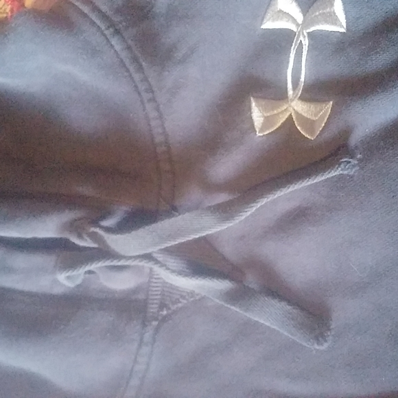 Under Armour black sweater - Picture 4 of 4